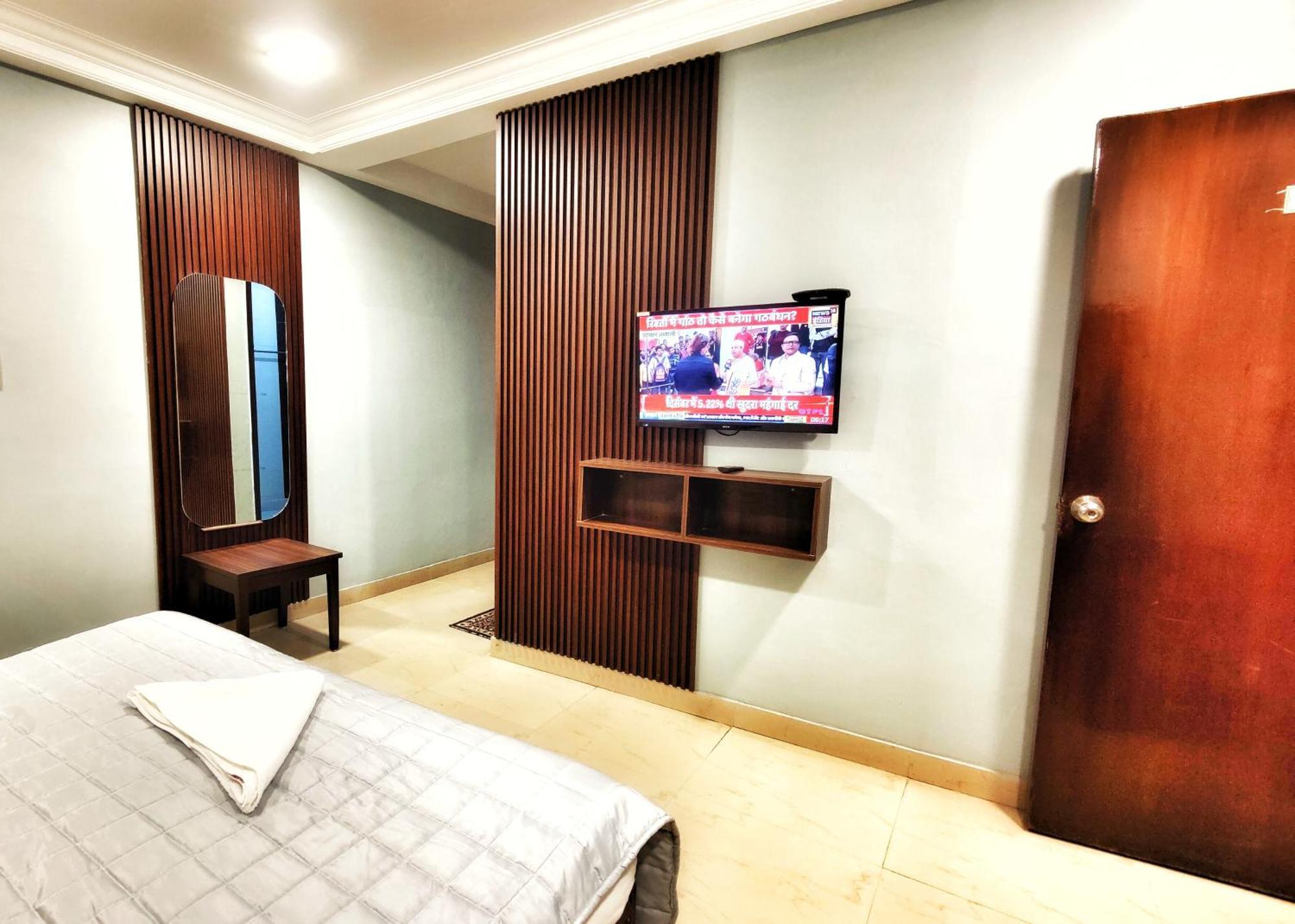 Airport Hotel The Terminal Нью-Дели Экстерьер фото